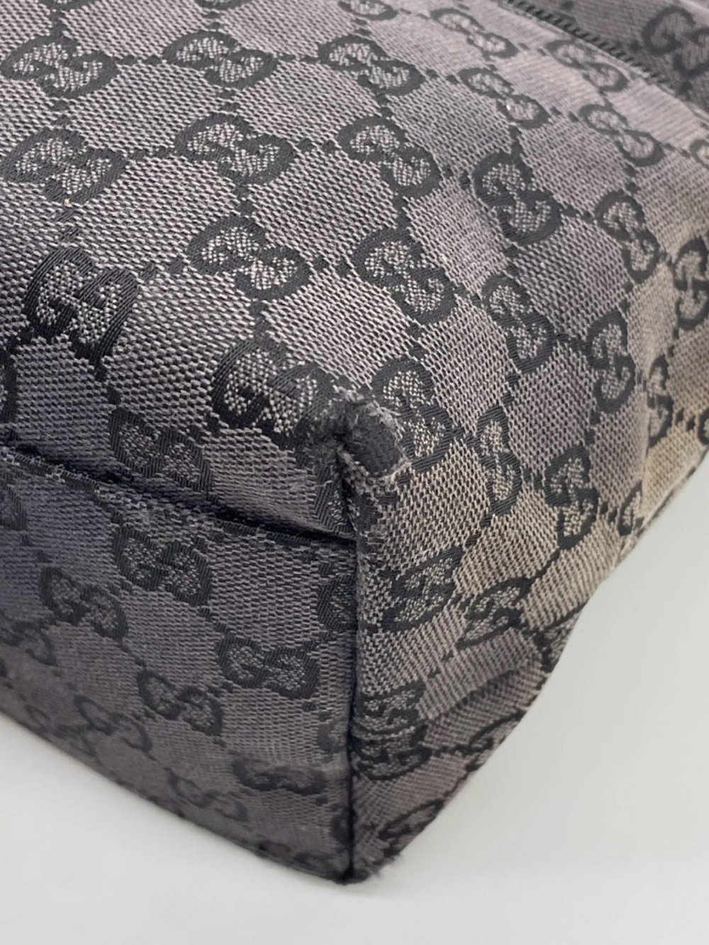 Authentic Gucci GG Monogram Canvas Black Handbag w/dustbag - Picture 9 of 14